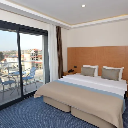 Saatli 酒店 Çeşme